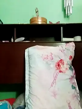 QueenSoreal online show from April 4, 2026, 5:43 pm