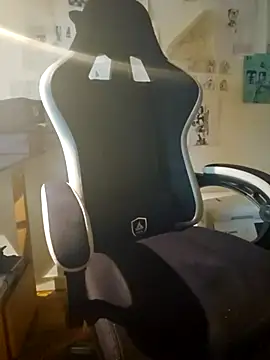 verylargecock online show from February 16, 2026, 5:36 am