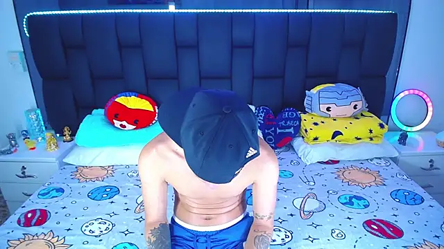 Snapshot of Nice_ButtX chatting on March 4, 2025, 8:27 pm Nice ButtX online show from March 4, 2025, 8:27 pm