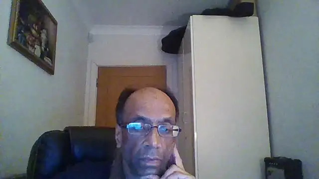 rauncher1 online show from September 28, 2025, 10:48 pm