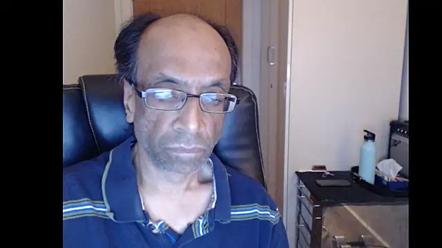 Snapshot of rauncher1 chatting on June 17, 2026, 9:05 pm rauncher1 online show from June 17, 2026, 9:05 pm