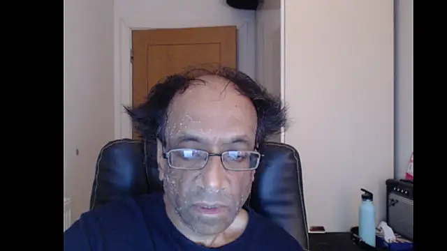 Snapshot of rauncher1 chatting on June 22, 2026, 8:22 am rauncher1 online show from June 22, 2026, 8:22 am
