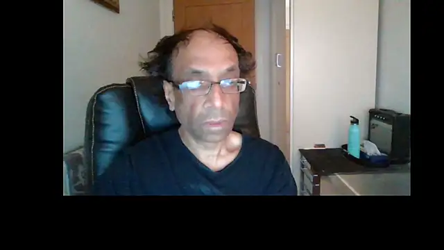 Snapshot of rauncher1 chatting on July 10, 2026, 8:07 am rauncher1 online show from July 10, 2026, 8:07 am