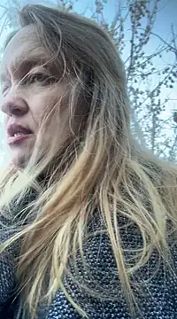 Susanel online show from March 9, 2025, 2:32 pm