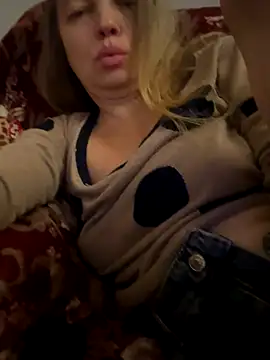 Susanel online show from October 17, 2025, 9:17 pm