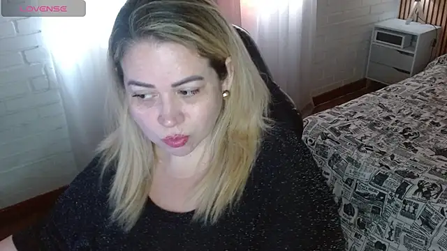 Snapshot of bella_savati chatting on May 23, 2026, 4:22 pm bella savati online show from May 23, 2026, 4:22 pm