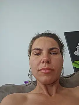 Snapshot of FeliciaKrige chatting on June 27, 2026, 3:39 pm FeliciaKrige online show from June 27, 2026, 3:39 pm