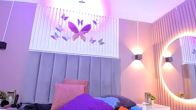 chantall1375 online show from February 9, 2025, 2:28 am