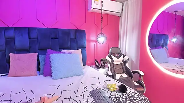 chantall1375 online show from September 14, 2025, 11:31 am