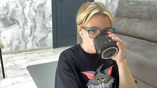 succubus online show from April 27, 2026, 10:24 am