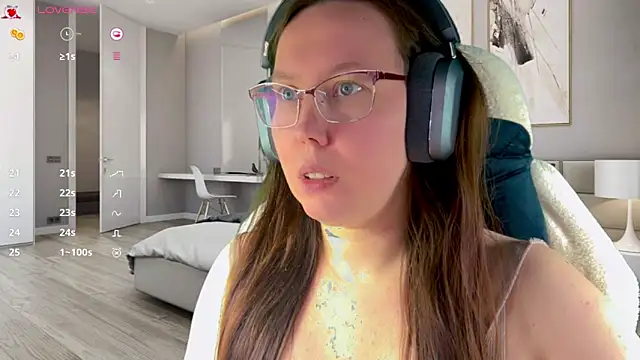 Victoria Romans online show from April 24, 2026, 7:16 pm