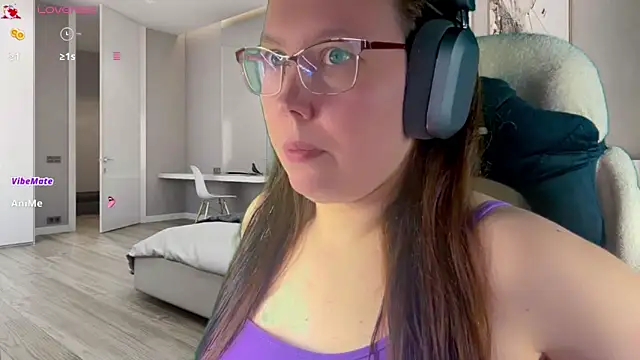 Snapshot of Victoria_Romans chatting on May 2, 2026, 11:21 pm Victoria Romans online show from May 2, 2026, 11:21 pm