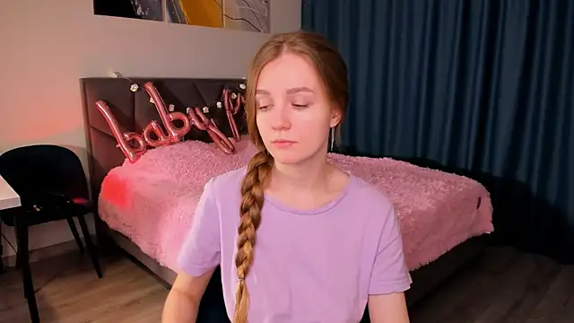 SweetMilkis online show from January 16, 2025, 9:59 am