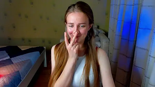 SweetMilkis online show from September 30, 2025, 8:25 pm