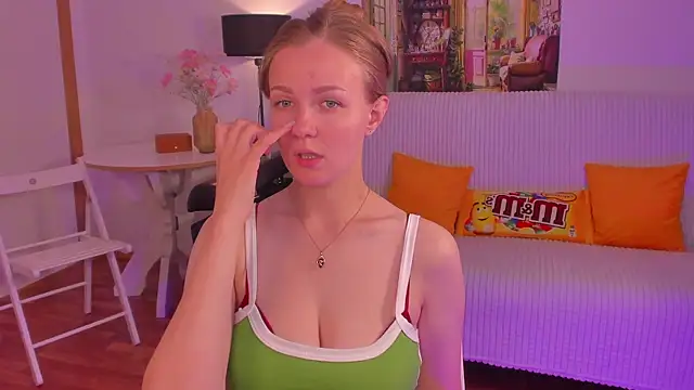 SweetMilkis online show from August 9, 2026, 10:53 am
