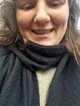 Snapshot of Cutegirlforyou chatting on December 3, 2024, 10:28 am Cutegirlforyou online show from December 3, 2024, 10:28 am