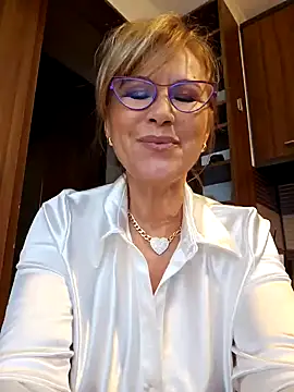 Snapshot of elacoquette chatting on January 19, 2025, 12:49 am elacoquette online show from January 19, 2025, 12:49 am