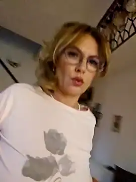 Snapshot of elacoquette chatting on February 1, 2025, 2:34 pm elacoquette online show from February 1, 2025, 2:34 pm