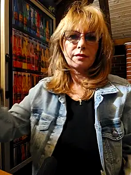Snapshot of elacoquette chatting on September 22, 2025, 3:19 am elacoquette online show from September 22, 2025, 3:19 am