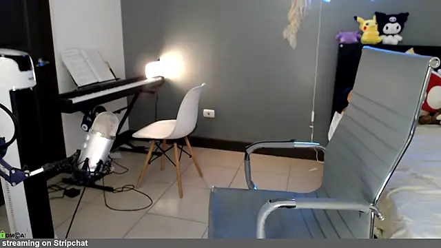 minarocket  online show from April 7, 2026, 6:41 pm