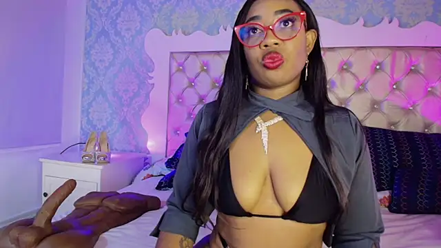 Snapshot of CaseyMoon chatting on January 16, 2026, 12:42 pm CaseyMoon online show from January 16, 2026, 12:42 pm