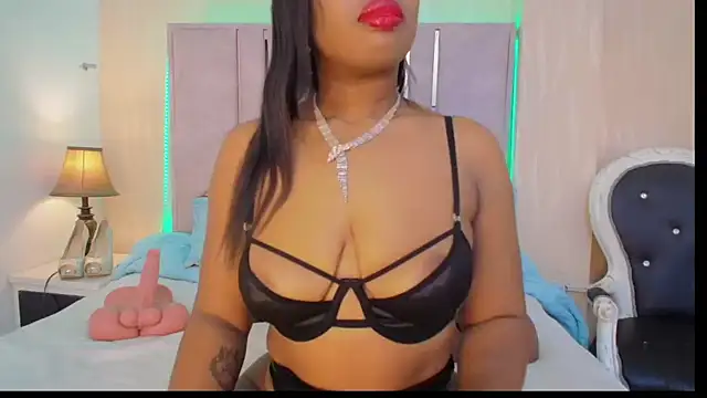 Snapshot of CaseyMoon chatting on February 24, 2026, 12:36 pm CaseyMoon online show from February 24, 2026, 12:36 pm