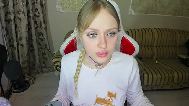 Snapshot of ElinOceanX chatting on December 4, 2024, 4:38 pm ElinOceanX online show from December 4, 2024, 4:38 pm