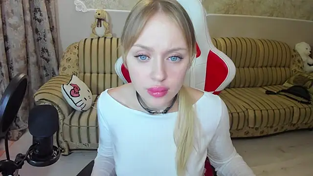 Snapshot of ElinOceanX chatting on December 7, 2024, 10:50 pm ElinOceanX online show from December 7, 2024, 10:50 pm
