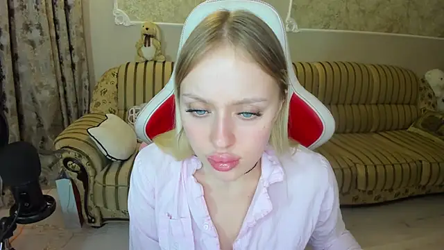 Snapshot of ElinOceanX chatting on December 8, 2024, 3:02 pm ElinOceanX online show from December 8, 2024, 3:02 pm