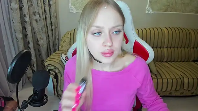 Snapshot of ElinOceanX chatting on December 15, 2024, 3:53 pm ElinOceanX online show from December 15, 2024, 3:53 pm