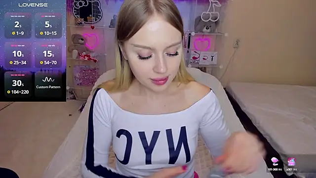 Snapshot of ElinOceanX chatting on March 1, 2025, 5:27 pm ElinOceanX online show from March 1, 2025, 5:27 pm