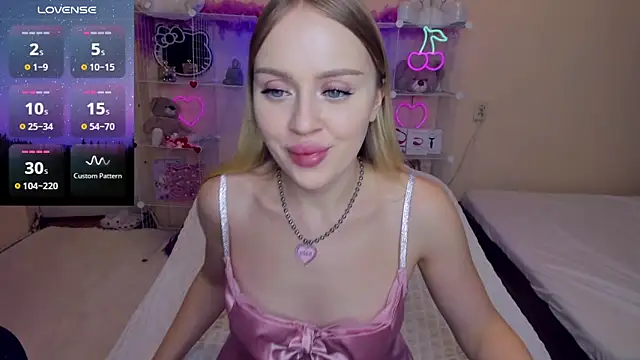 Snapshot of ElinOceanX chatting on March 2, 2025, 4:32 pm ElinOceanX online show from March 2, 2025, 4:32 pm