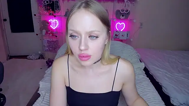Snapshot of ElinOceanX chatting on March 19, 2025, 10:53 pm ElinOceanX online show from March 19, 2025, 10:53 pm