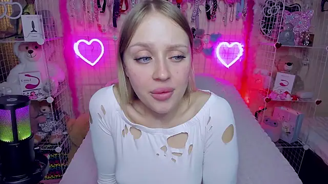 Snapshot of ElinOceanX chatting on March 21, 2025, 12:07 am ElinOceanX online show from March 21, 2025, 12:07 am