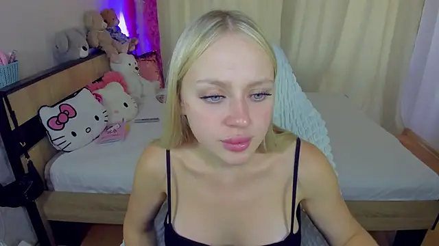 Snapshot of ElinOceanX chatting on September 10, 2025, 9:42 am ElinOceanX online show from September 10, 2025, 9:42 am