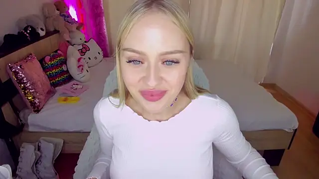 Snapshot of ElinOceanX chatting on October 3, 2025, 12:46 pm ElinOceanX online show from October 3, 2025, 12:46 pm