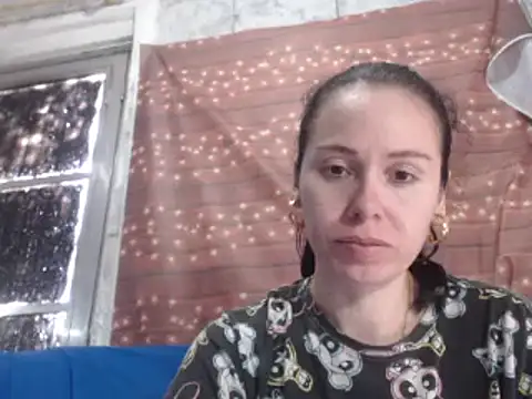 Venusluxodomme online show from September 14, 2025, 4:50 pm