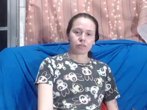 Snapshot of Venusluxodomme chatting on April 28, 2026, 3:11 am Venusluxodomme online show from April 28, 2026, 3:11 am