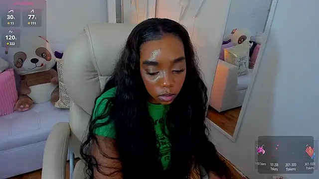 Snapshot of zobe_love chatting on January 18, 2025, 6:24 am zobe love online show from January 18, 2025, 6:24 am