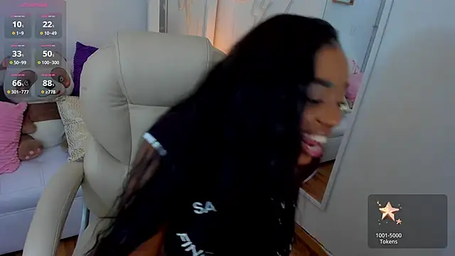 Snapshot of zobe_love chatting on February 1, 2025, 2:37 am zobe love online show from February 1, 2025, 2:37 am