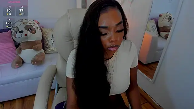 Snapshot of zobe_love chatting on February 12, 2025, 10:04 pm zobe love online show from February 12, 2025, 10:04 pm