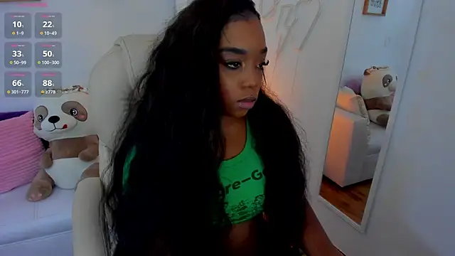 Snapshot of zobe_love chatting on March 11, 2025, 5:57 pm zobe love online show from March 11, 2025, 5:57 pm