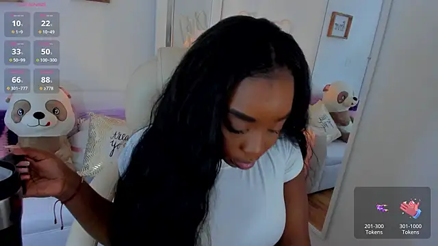 Snapshot of zobe_love chatting on March 18, 2025, 4:59 pm zobe love online show from March 18, 2025, 4:59 pm