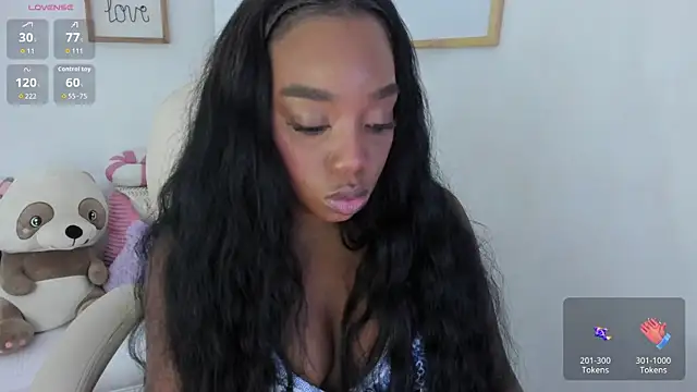 Snapshot of zobe_love chatting on June 3, 2026, 4:56 pm zobe love online show from June 3, 2026, 4:56 pm