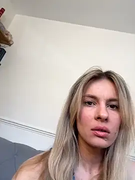 Snapshot of DollyDripp chatting on May 1, 2026, 10:31 am DollyDripp online show from May 1, 2026, 10:31 am
