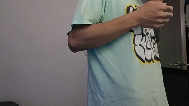 Snapshot of trieone chatting on January 18, 2026, 3:27 pm trieone online show from January 18, 2026, 3:27 pm