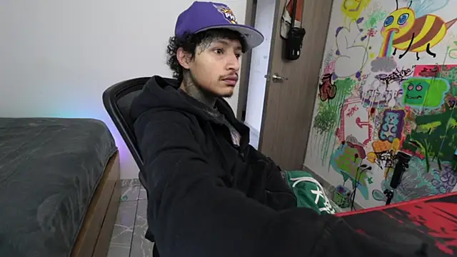 Snapshot of trieone chatting on February 13, 2026, 1:51 pm trieone online show from February 13, 2026, 1:51 pm