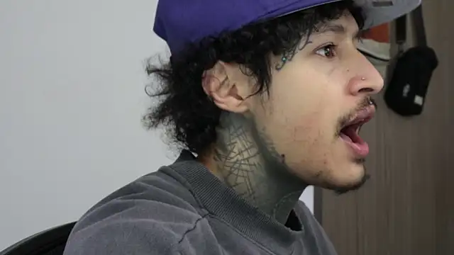 Snapshot of trieone chatting on February 25, 2026, 1:43 pm trieone online show from February 25, 2026, 1:43 pm