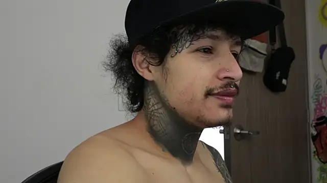 Snapshot of trieone chatting on February 28, 2026, 2:07 pm trieone online show from February 28, 2026, 2:07 pm