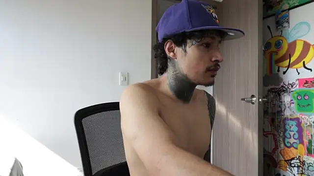 Snapshot of trieone chatting on March 3, 2026, 2:01 pm trieone online show from March 3, 2026, 2:01 pm